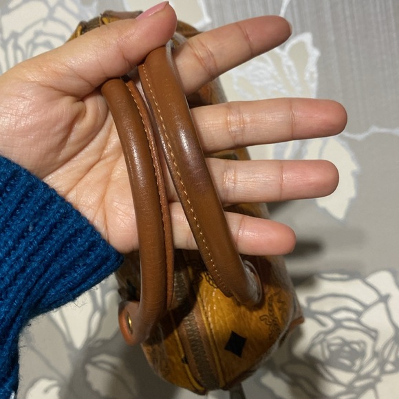 Mcm mini Boston- Germany -Authentic ✅Well used condition -firm in price . - Picture 6 of 16